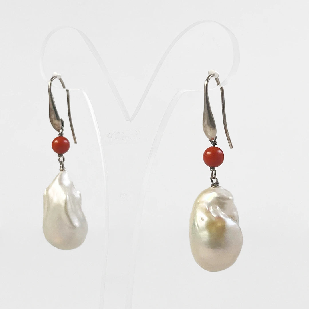 Earrings with Scaramazze Pearls and Coral Bead