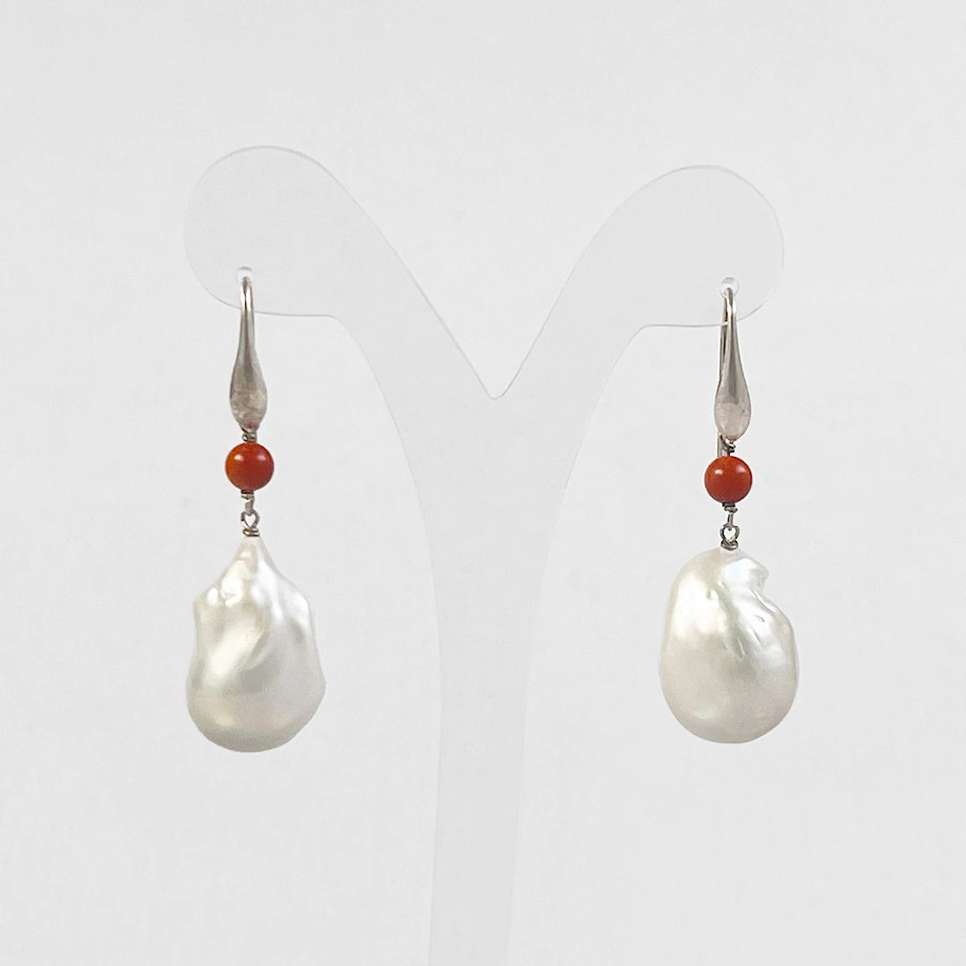 Earrings with Scaramazze Pearls and Coral Bead