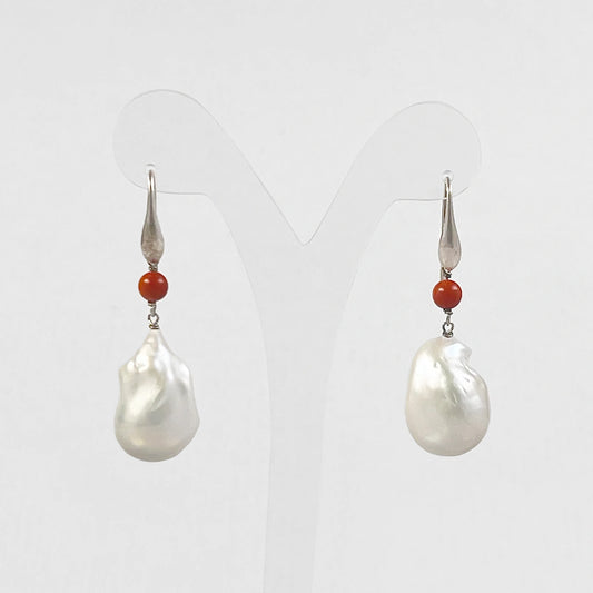 Earrings with Scaramazze Pearls and Coral Bead