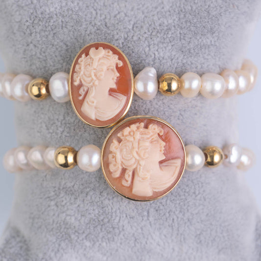 Pearl Bracelet with Cameo Profile Woman