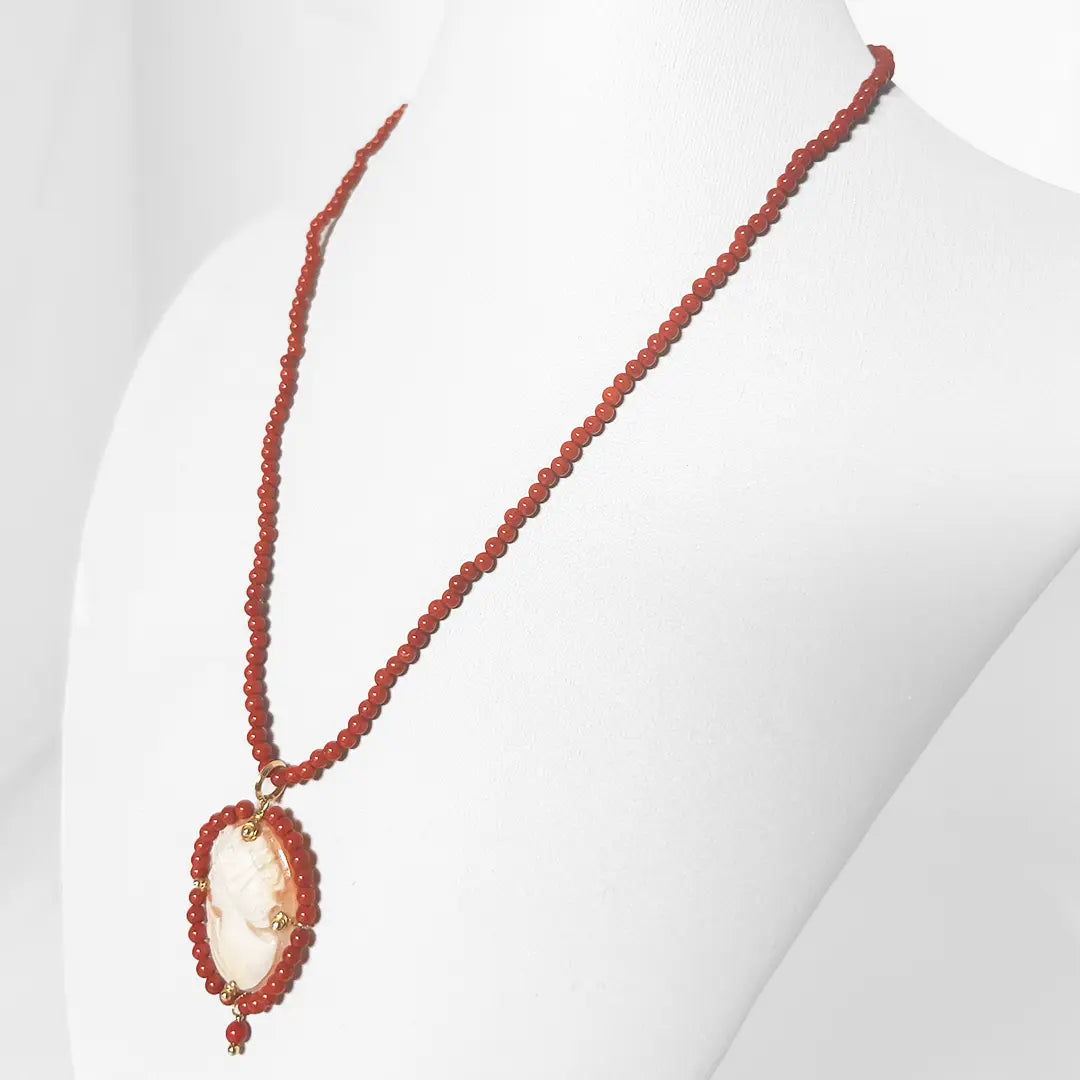 Collana Corallo con Cammeo Profilo Donna