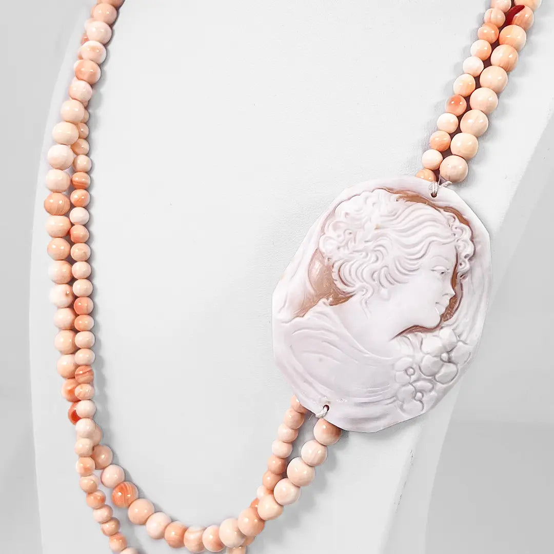 Double Strand Pearl Necklace with Cameo Profile Woman