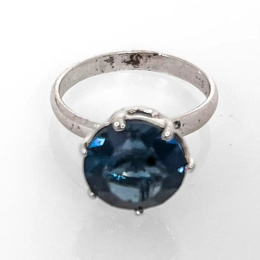 Anello in Argento con Pietra Blu Modello Solitario