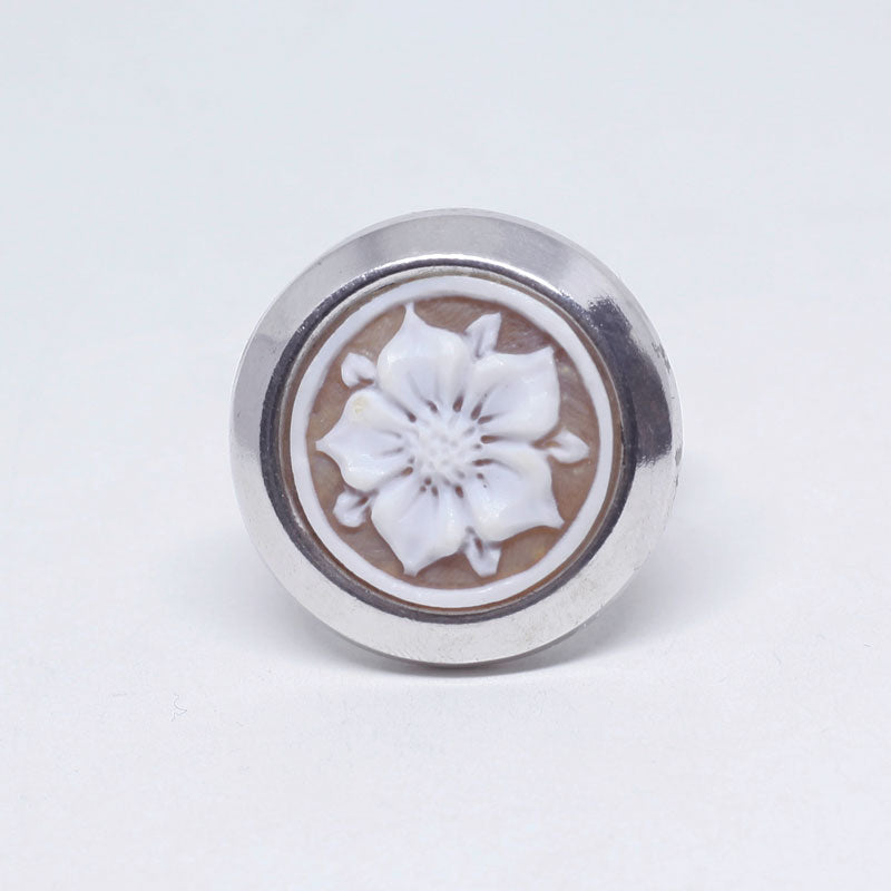 Embossed flower cameo ring