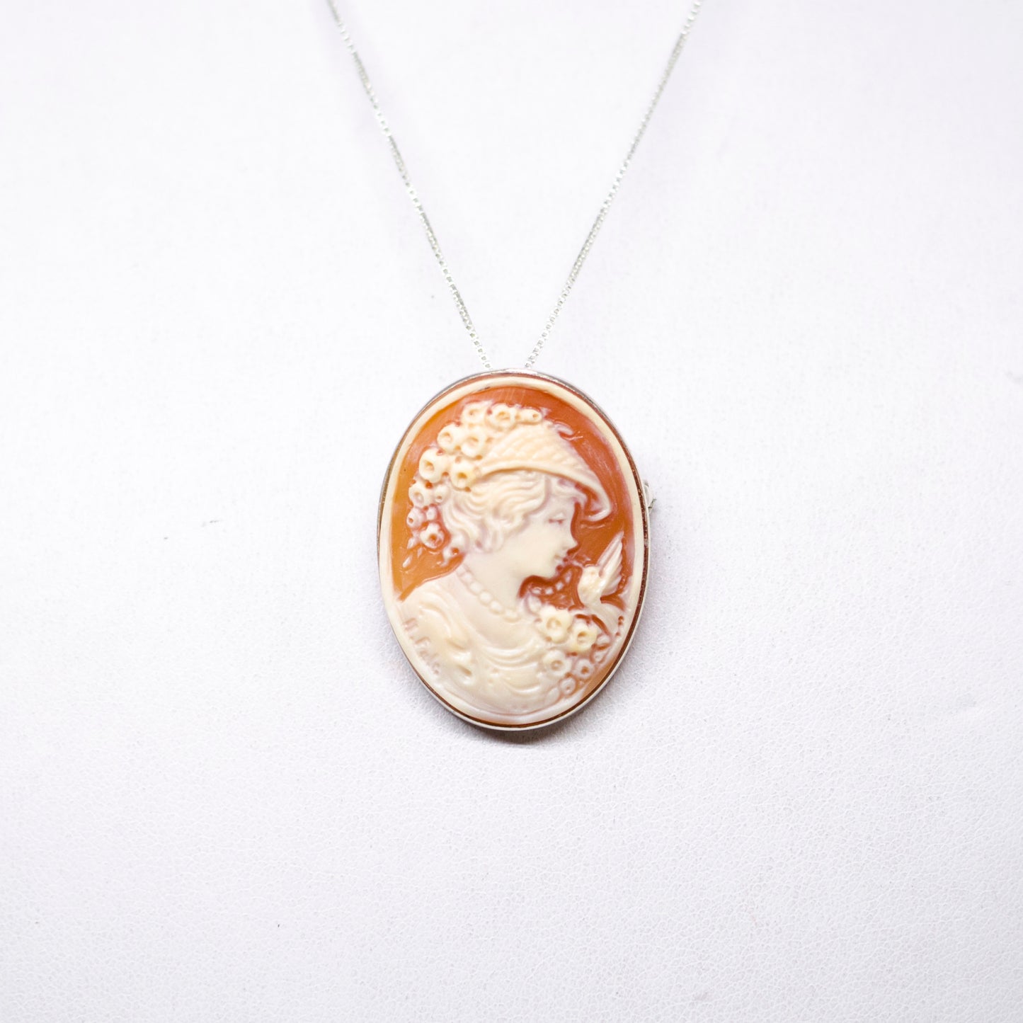 Pendant/Brooch Cameo Profile Woman