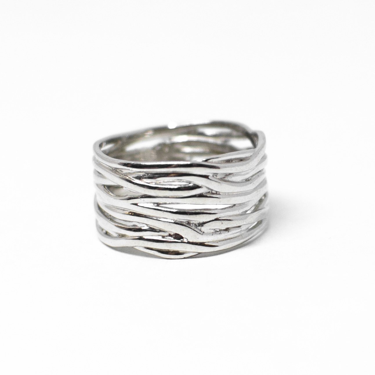 Ring entirely in silver