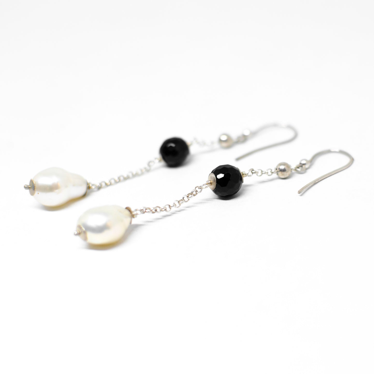 Pearl and agate earrings