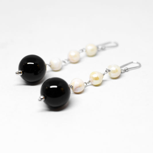 Agate and pearl earrings