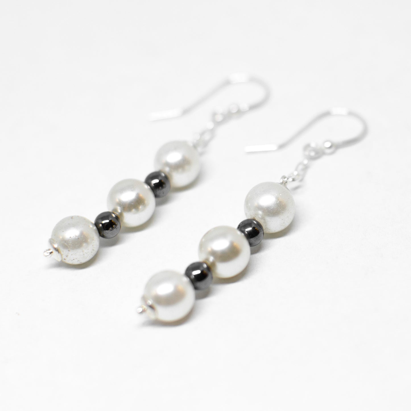 Pearl and agate earrings