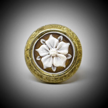 Cameo ring flower engraving