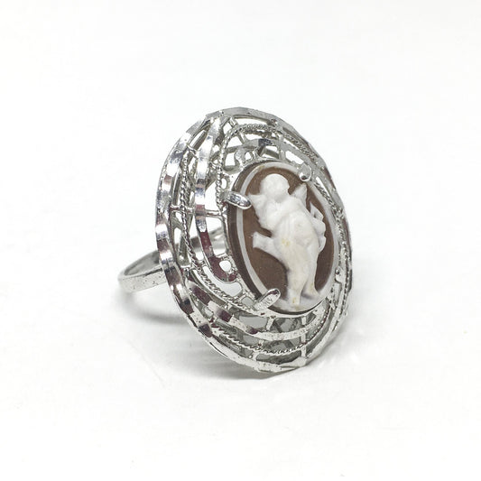 Cameo ring with cherub engraving